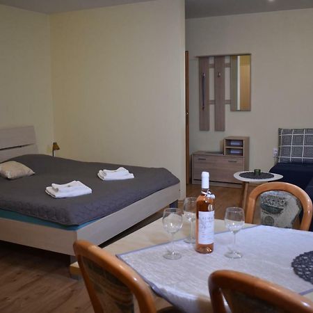 Beska Apartamento Bešeňová Exterior foto