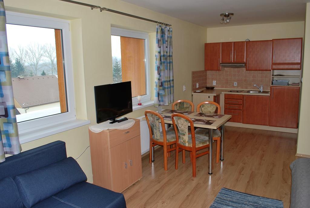 Beska Apartamento Bešeňová Exterior foto