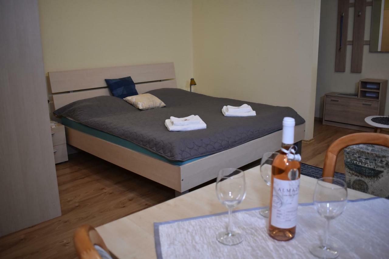 Beska Apartamento Bešeňová Exterior foto