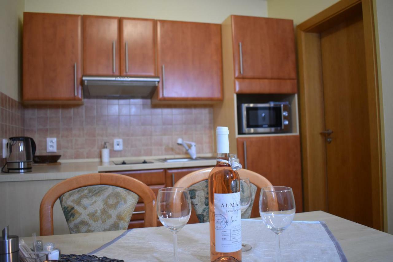 Beska Apartamento Bešeňová Exterior foto